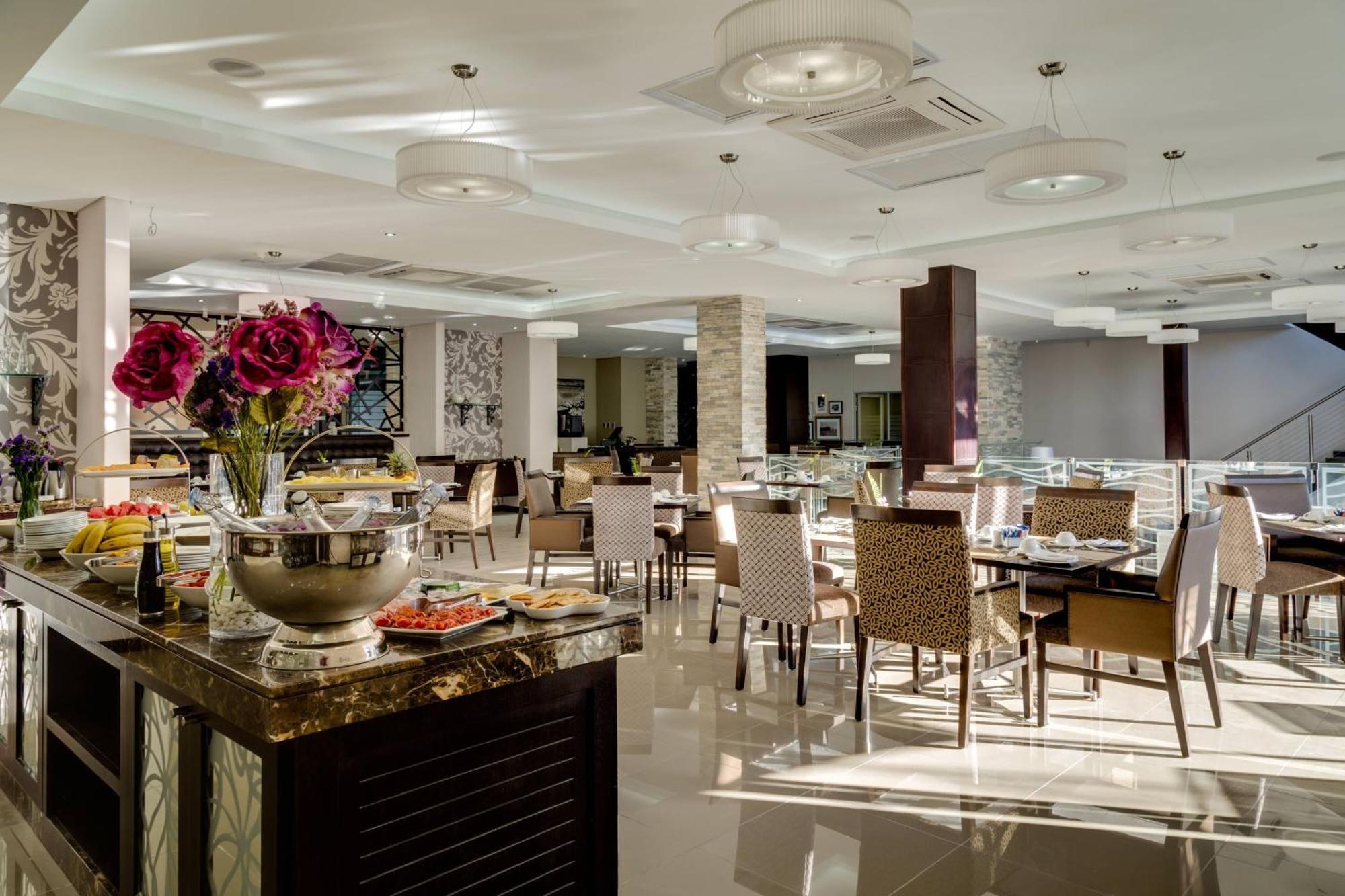 Protea Hotel By Marriott Апингтон Экстерьер фото